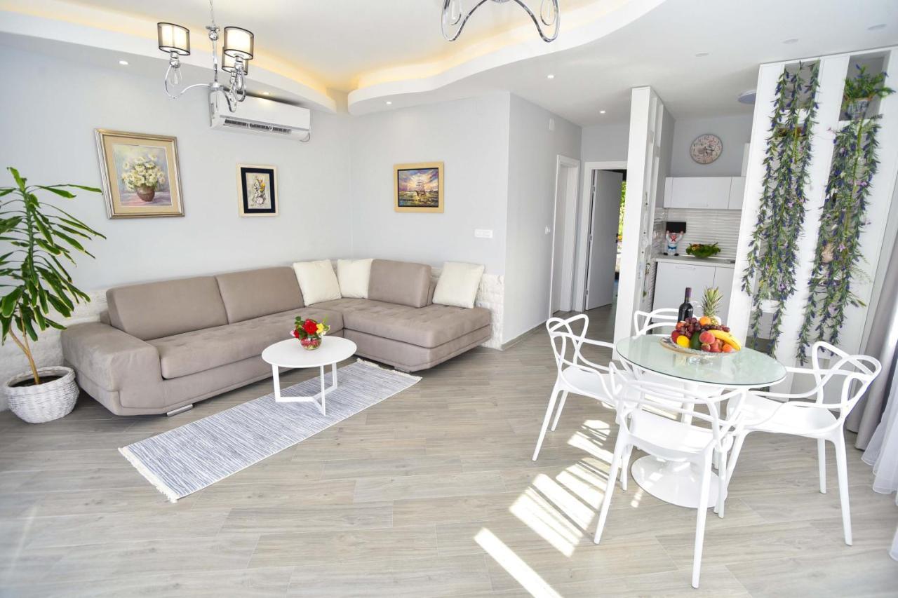 Verbalj Apartment With Swimming Pool Котор Екстер'єр фото