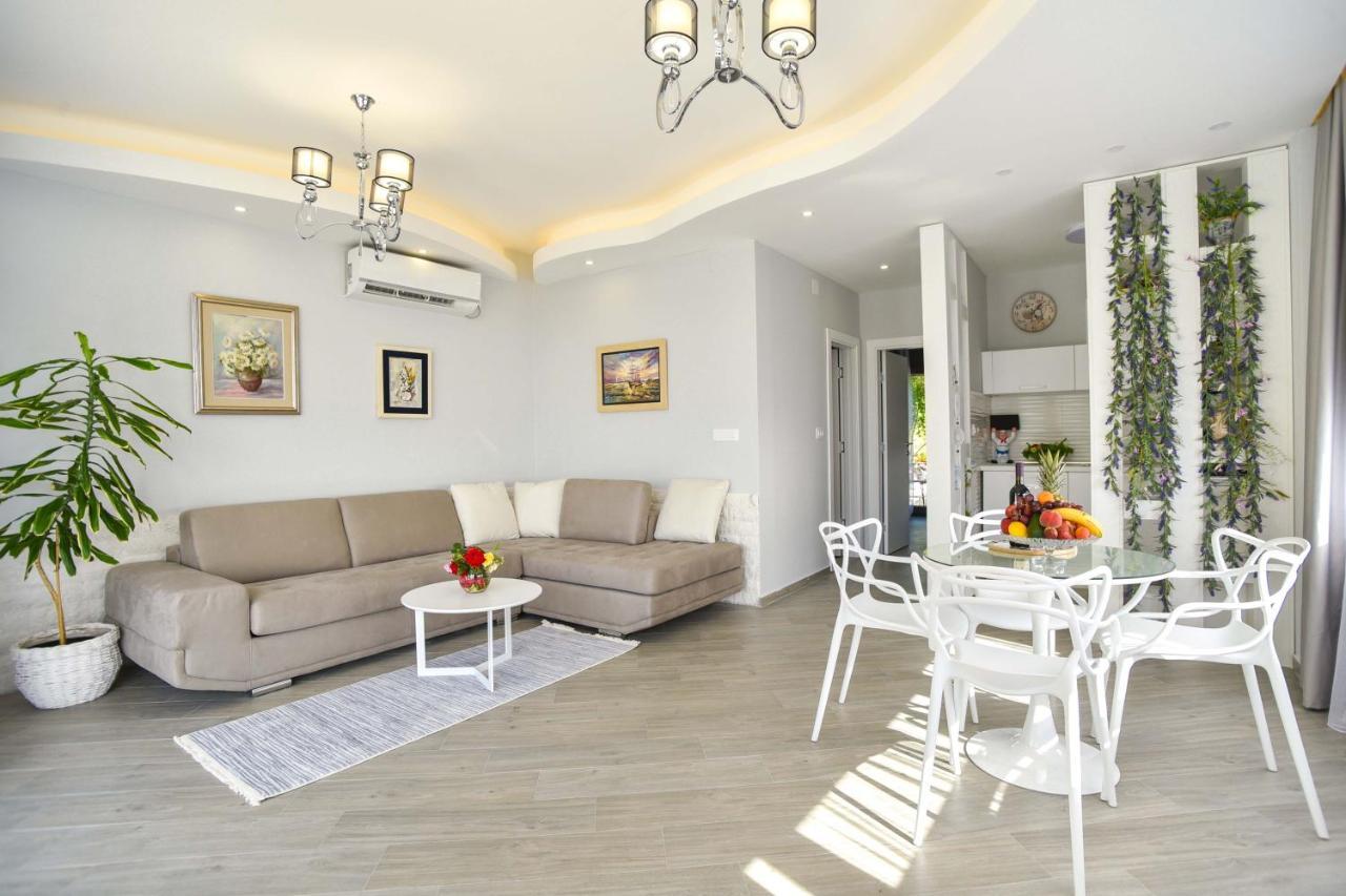 Verbalj Apartment With Swimming Pool Котор Екстер'єр фото